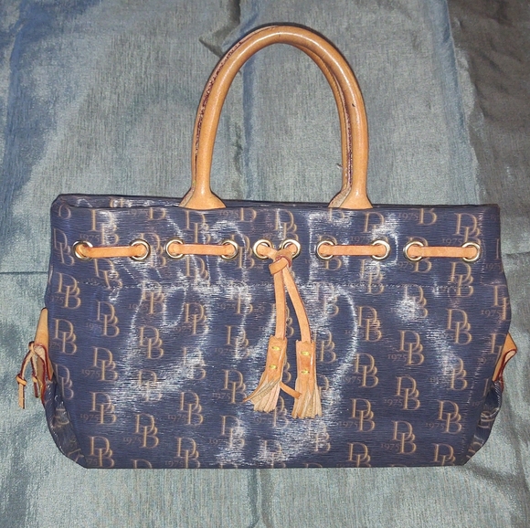 Dooney & Bourke - Picture 2 of 9